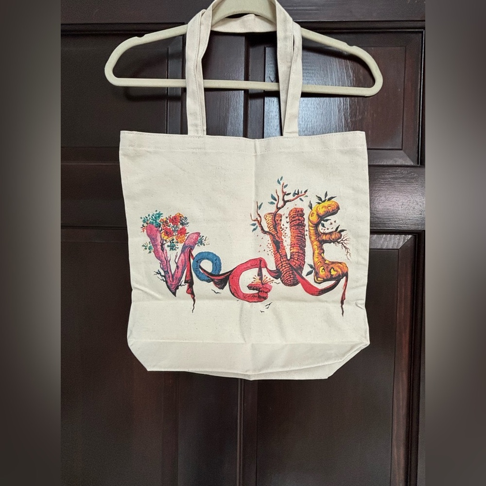 Vogue Cream Canvas Tote Bag BRAND NEW